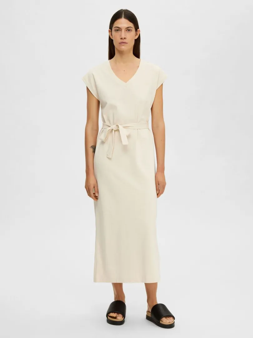 vneck_midikjole_1.webp Kjoler>SELECTED V-NECK MIDIKJOLE Beige